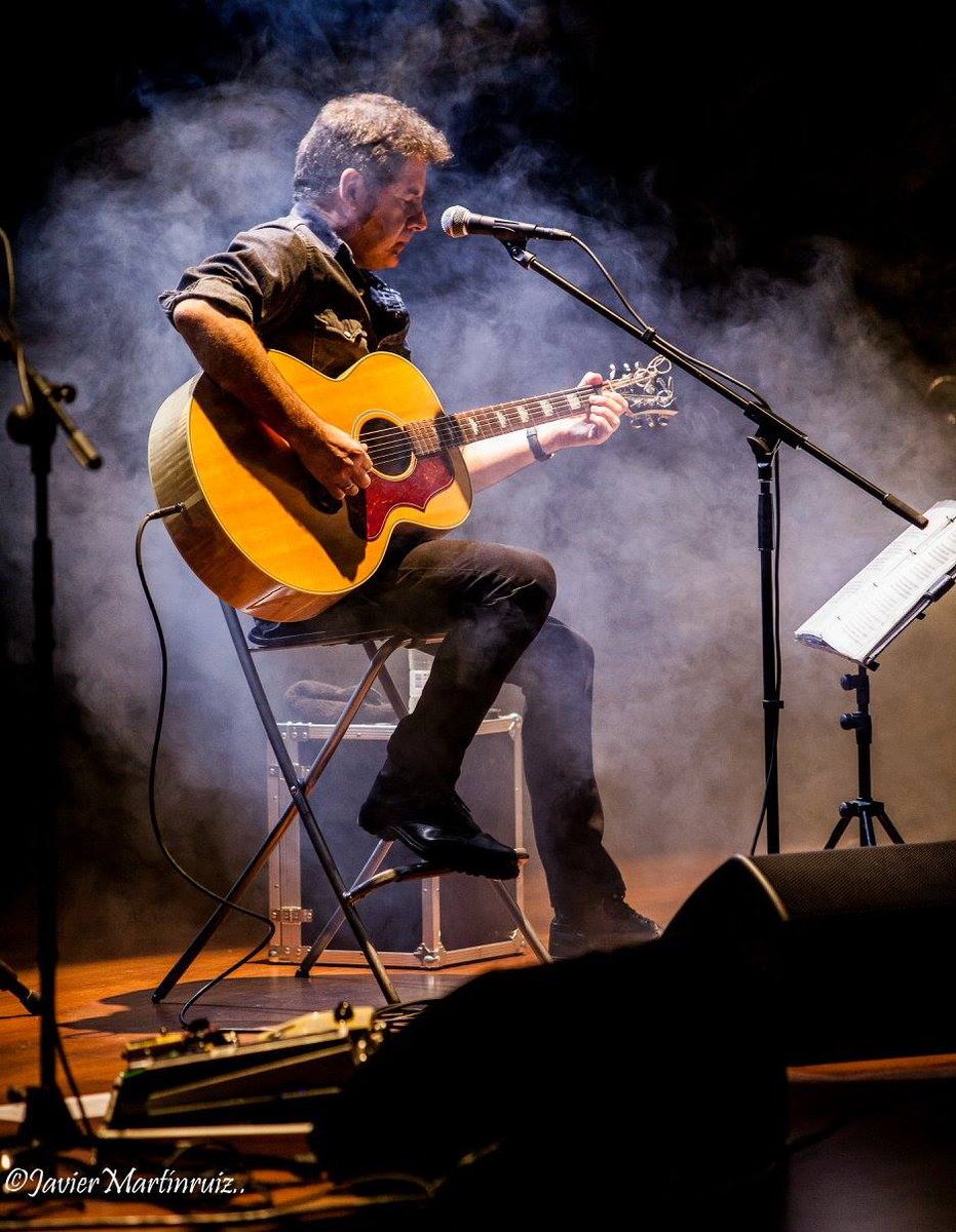 José Ignacio Lapido (@ji_lapido) on Twitter photo Queda un mes para el primer concierto del año. Será el 13 de febrero en Madrid, en el <a href="/teatrolara/">Teatro Lara</a>. Me acompañará al piano con su maestría habitual el camarada Raúl Bernal. Qué más puedo decir…
Las entradas, a la venta aquí:
sonestrellagalicia.masgalicia.net/entradas/es/mu…
<a href="/masgalicia/">MASGALICIA</a> Queda un mes para el primer concierto del año. Será el 13 de febrero en Madrid, en el <a href="/teatrolara/">Teatro Lara</a>. Me acompañará al piano con su maestría habitual el camarada Raúl Bernal. Qué más puedo decir…
Las entradas, a la venta aquí:
sonestrellagalicia.masgalicia.net/entradas/es/mu…
<a href="/masgalicia/">MASGALICIA</a>