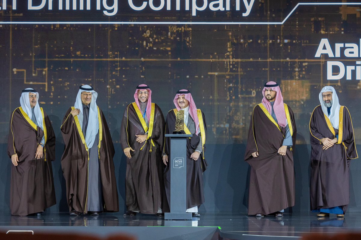 emara_sharqia's tweet photo. وشهد اليوم الأول من فعاليات اكتفاء، الإعلان عن بدء شركة "أسمو" أعمالها في الرياض، وهي مشروع مشترك بين شركة أرامكو السعودية للتطوير وشركة (دي إتش إل)، أُنشئ بهدف إعادة رسم خارطة مجال المشتريات وسلسلة الإمداد في منطقة الشرق الأوسط وشمال أفريقيا. كما شهد اليوم الأول من اكتفاء، افتتاح منشأة نوفل للحلول اللامعدنية في مدينة الملك سلمان للطاقة، وساحة التصنيع البحري التابعة لشركة (إن إم دي سي) في منطقة رأس الخير.