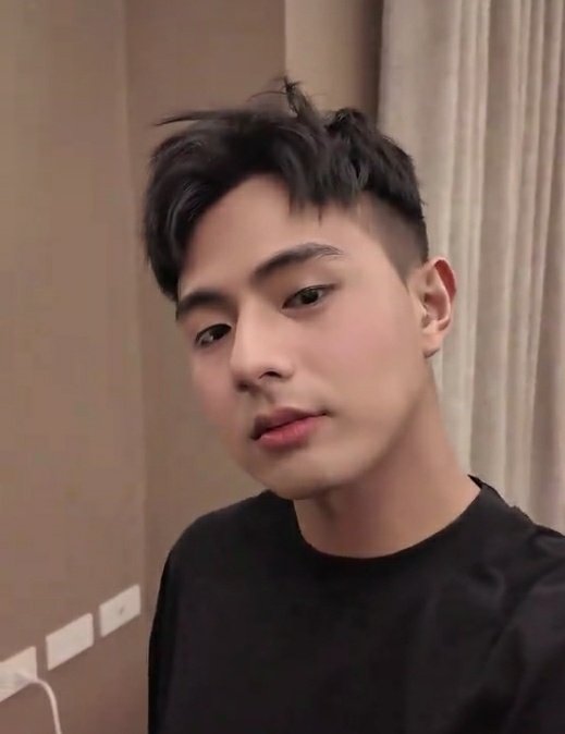 J0LOGRAPHY's tweet photo. ʕ⁠´#bgyo_jl #bgyo`⁠ʔ 

haircut reveal 💇‍♂️ https://t.co/dTRtSTE9Rb