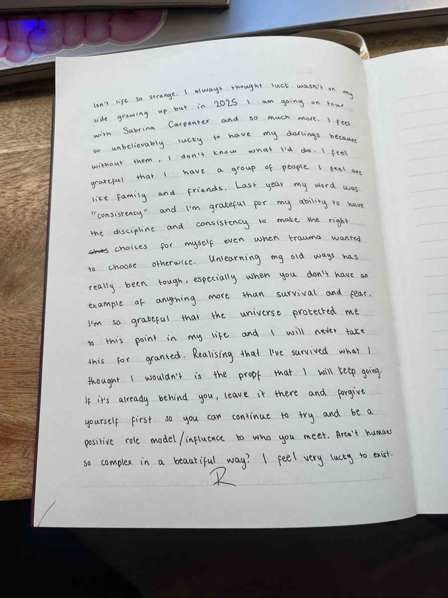 rachelchinourir's tweet photo. Happy journalling x https://t.co/MgeN5iiWcH