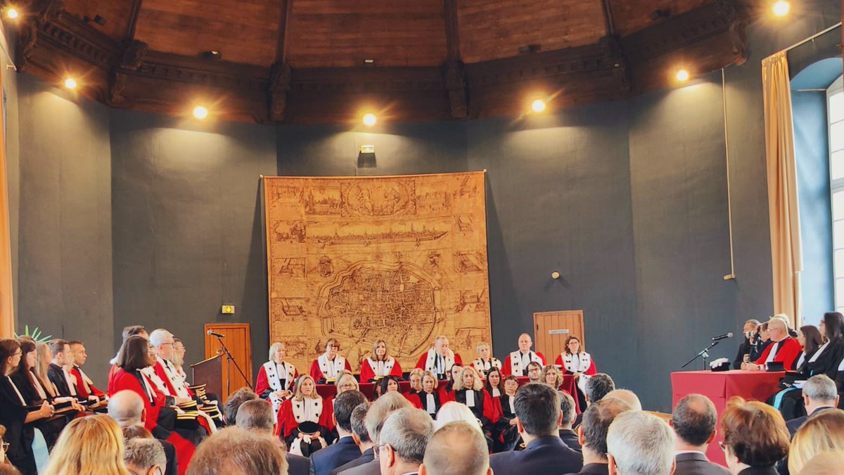 Lors de l’Audience solennelle de la Cour d’Appel de Douai en présence de M. le Garde des Sceaux, les Chefs de Cour ont insisté sur la nécessité de doter la justice de moyens suffisants.
M. le Bâtonnier a pu interpeler M. le Ministre sur le projet du nouveau Tribunal de DOUAI