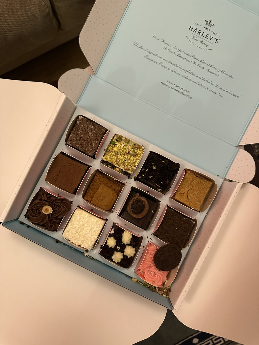 pr4khar's tweet image. When the delivery person came to deliver this to me, he handed it over to me like a pooja ki thali. With utmost care  

Don’t accident-proof your packaging. Make it so good people actively protect it from any accidents and feel guilty if anything happens to it