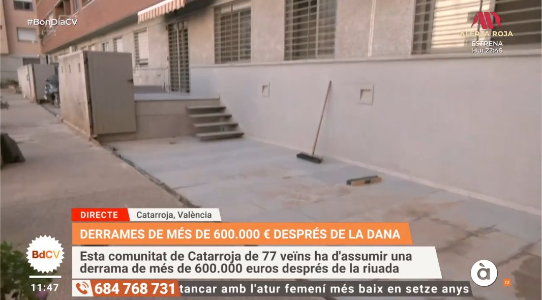 Esta comunitat de #Catarroja de 77 veïns ha d'assumir una derrama de més de 600.000 euros després de la riuada. Fins que arriben les ajudes, seran els veïns els que hagen d'assumir les despeses.
<a href="/apunt_media/">À Punt</a> <a href="/dtorres_apunt/">David Torres</a>