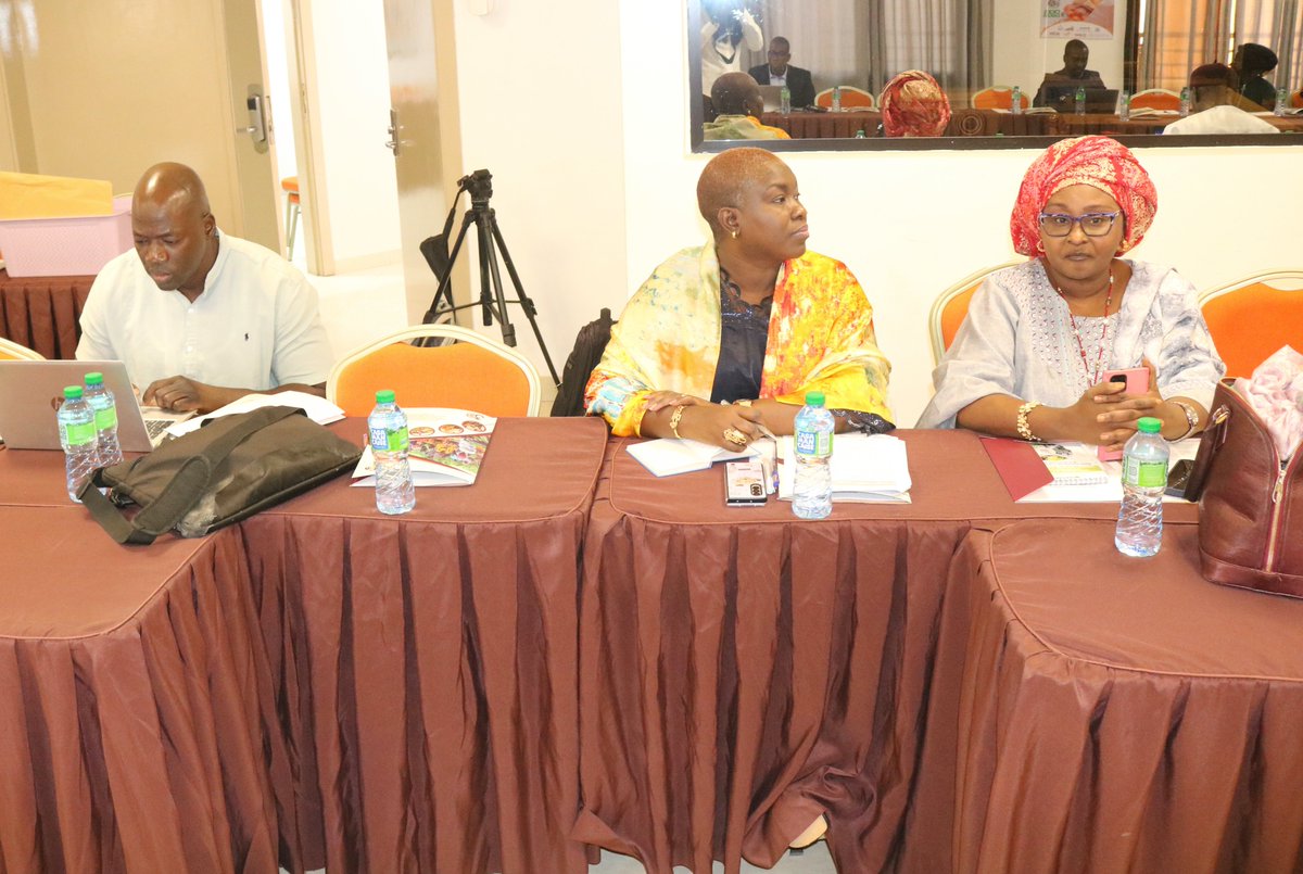 Cncr_Senegal's tweet image. Le #CNCR et ses partenaires imprègnent la presse nationale sur les enjeux autour de la révision de la loi Agro-Sylvo Pastorale (LOASP).
Le Cncr voudrait ainsi améliorer la couverture #médiatique des enjeux de souveraineté #alimentaire et de la révision de la #LOASP.