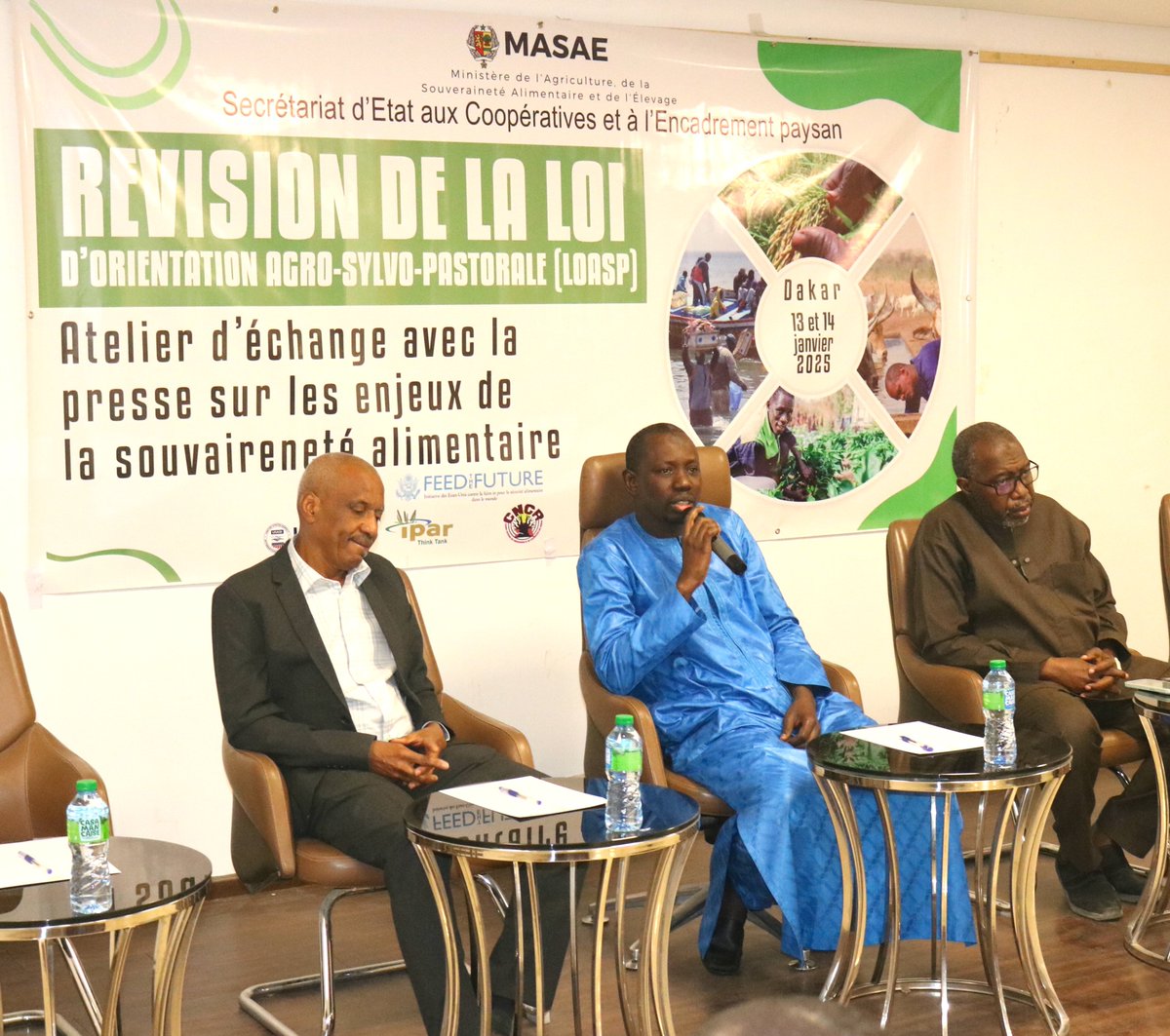 Cncr_Senegal's tweet image. Le #CNCR et ses partenaires imprègnent la presse nationale sur les enjeux autour de la révision de la loi Agro-Sylvo Pastorale (LOASP).
Le Cncr voudrait ainsi améliorer la couverture #médiatique des enjeux de souveraineté #alimentaire et de la révision de la #LOASP.
