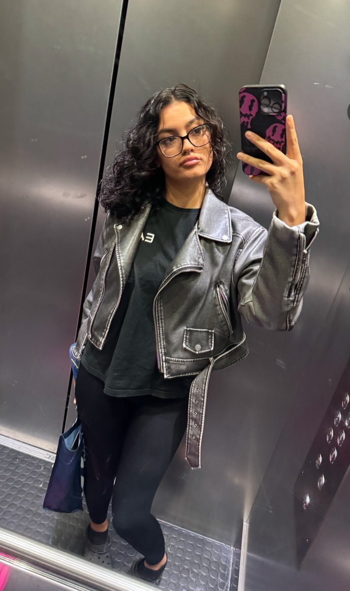 GoddessBri tweet media