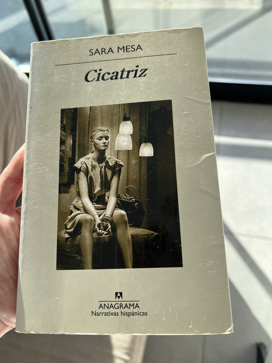 Volví a leer este libro.
El modo en el que describe los detalles es fascinante. 
#saramesa