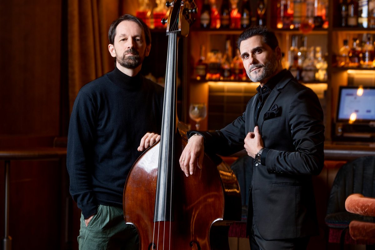 A partir de este viernes 17 de enero podrás escuchar «FKOTR», el nuevo sencillo del contrabajista Pablo Martín Caminero y el cantaor David Carpio.

Haz presave de «FKOTR» para estar entre las primeras personas en escucharlo.
🎧➡ orcd.co/pablomartincam…