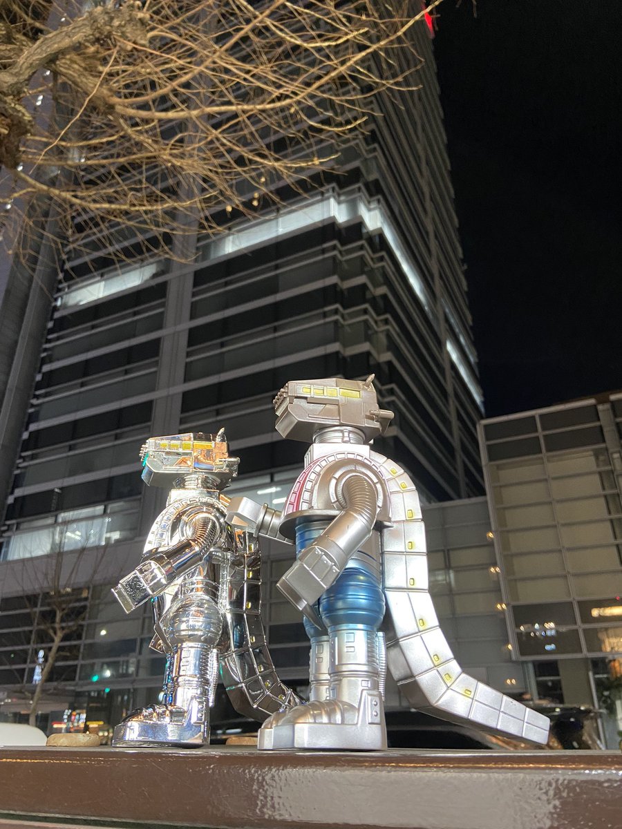 akillertoy's tweet photo. Y・MSF製 ウルトラマンソフビシリーズ 第3弾 ウルトラマン80から『四次元ロボ獣 メカギラス』
Y・MSF製 ウルトラマンソフビシリーズ 第3弾S ウルトラマン80から『四次元ロボ獣 メカギラス メッキバージョン』A-killer toy限定の2種類
大阪home game 原宿cafeまんまにご来店頂いたお客様を優先して抽選致します！
こちらの店頭抽選にご来店頂いたお客様ありがとうございました！
SNS抽選は本日23時59分までです！
よかたら『ウルトラ怪獣レトロソフビコレクション』も通販出来ますのでご一緒にいかがでしょうか？