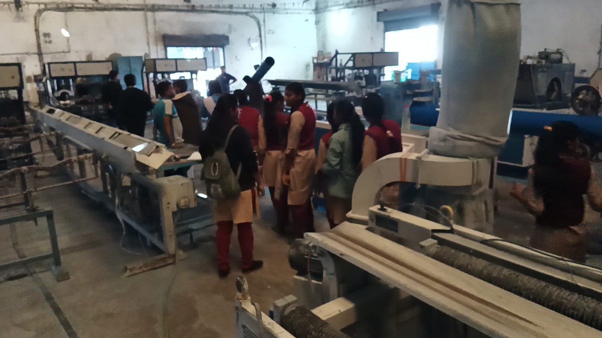 MurudiBrundaban's tweet photo. *Report of industry visit programme*
*Date: 09th JANUARY 2025*
*Location: *, 
*Dist- SAMBALPUR*

 *Goura Chandra High School, Rairakhol* 
*Mentor -  Rojali Deep*
*Resource Person-Brunndaban Murudi*
#bis 
#ocf https://t.co/7jSY45YXFe