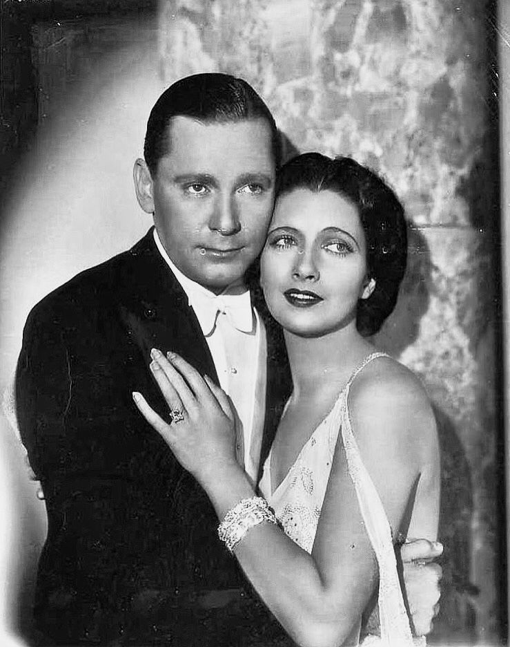 HazelFlagg tweet media