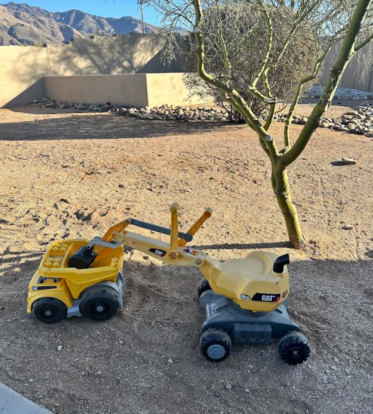Heavy Equipment just showed up this morning! 

I just need to convince the operator to keep his shoes and pants on! 
#CausaSui
#borderindustrialadvisor
#IndustrialRealEstate