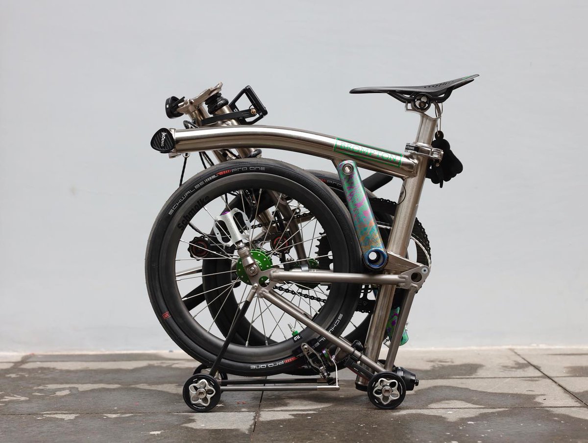 BIKEgangUK's tweet image. bikegang.store/Digirit_ChainR…
Repost @landmark_brompton Instagram
#landmarkbrompton #digirit Reinforced carbon chainring #gokisohubs Brompton mods
#Brompton #BIKEgangStore #BIKEgang #BromptonLife #BromptonMODs #BromptonSociety #MyBrompton #BromptonWorldTravellers