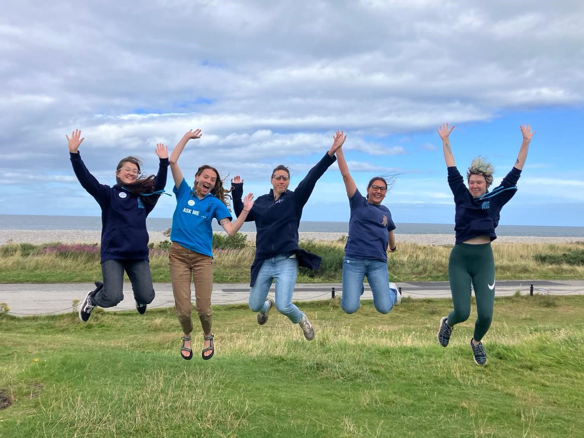 Less than a week to go to apply for one of our Residential Volunteer positions! Don't delay apply today! Find out more &amp; apply here - uk.whales.org/about/job-vaca…