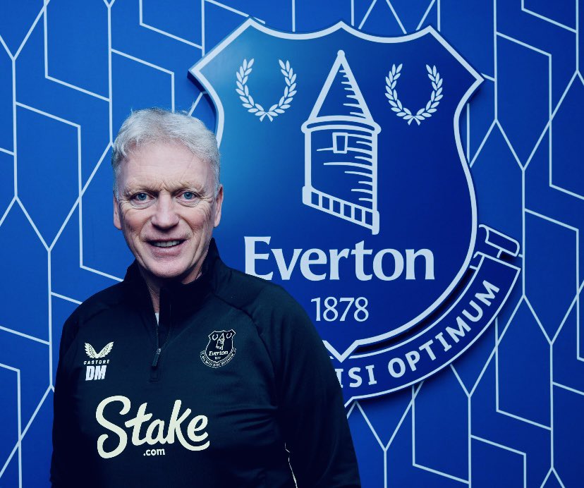 flukeylukey9's tweet photo. Back where he belongs! 💙 Should have been back years ago! 👊🏻 #efc #welcomebackmoyes @Everton https://t.co/T9AdDFMbuc