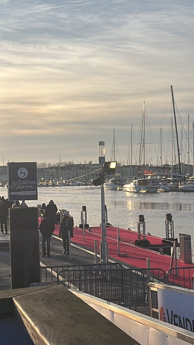 LEFEVRESANDRINE's tweet photo. En attendant Charlie Dalin #VendeeGlobe #arrivee https://t.co/s8beinQQRy