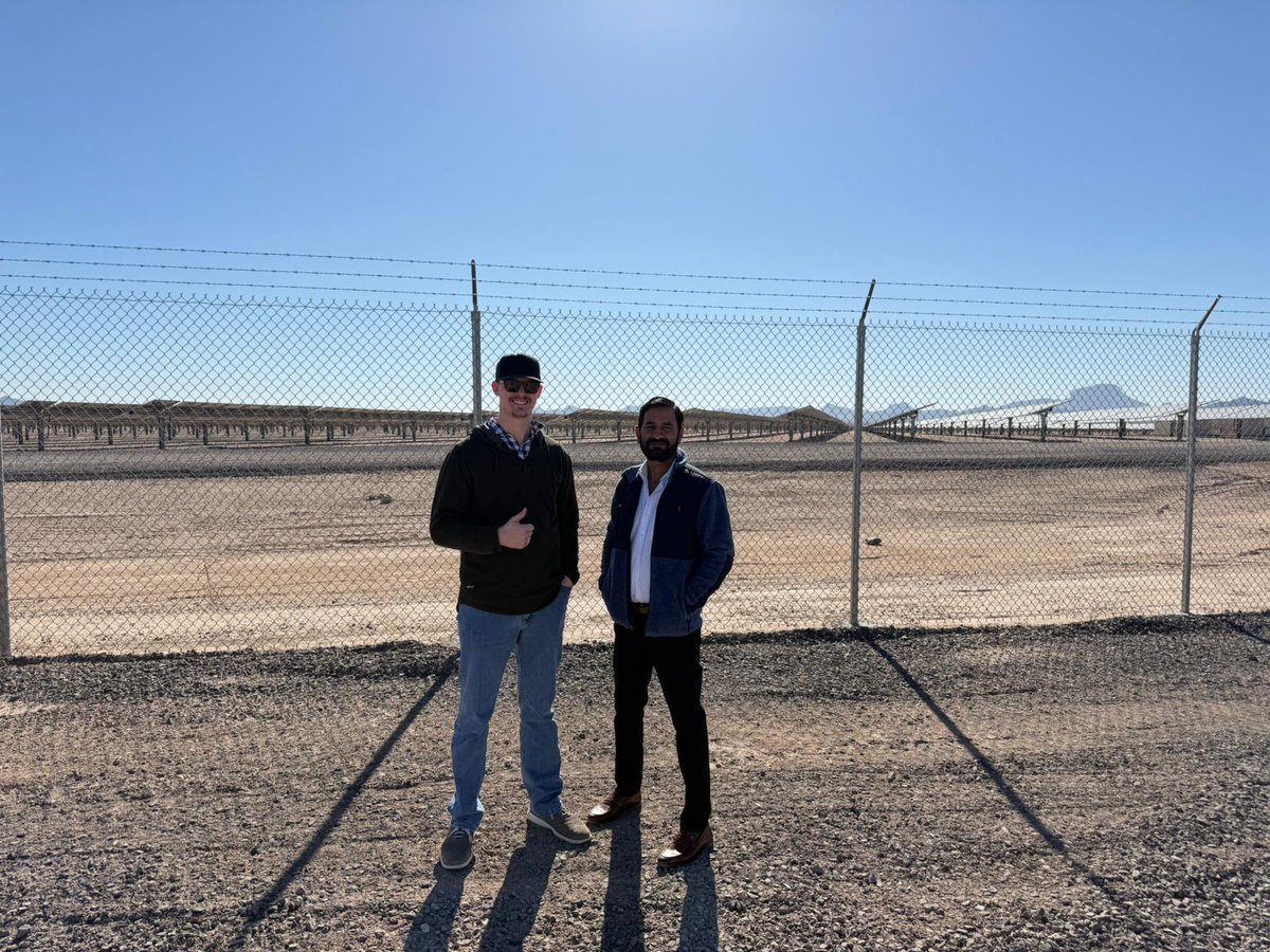 InvestAtMakaan's tweet photo. Big strides in solar energy development! 🌞⚡ Our CEO, Madina Shaik, and Director of Investor Relations, Ryan Landry, partnered with APS (Arizona Public Service) for an in-depth tour of the 500-acre property we recently acquired in Arizona. https://t.co/wR6ISyjXDU