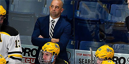 AIC's Lang Organizes 'College Hockey Transfer Showcase' - collegehockeynews.com/news/2025/01/1… @AIC_hockey