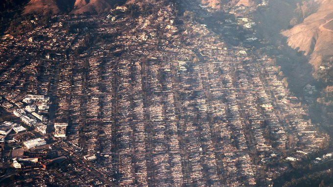 sanjoychakra's tweet photo. @TimesAlgebraIND 1. #LosAnglesFire.
40,000 acres burned.
24 killed.
Toxic smoke, particulate matter is entering into people’s lungs.
N95 masks will be helpful.
Not only grass and trees have burnt, but also houses & cars.
There are volatile organic compounds (VOCs) in air samples..2 https://t.co/R0mMwW9Gzg