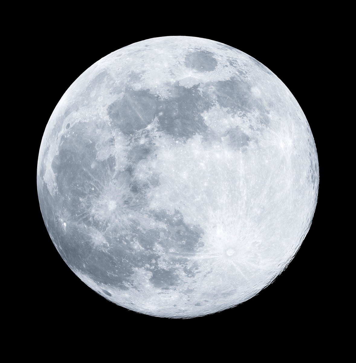 تصويري للقمر قبل قليل 😍🔭

بدر 🌕 
Load in 4K 😉