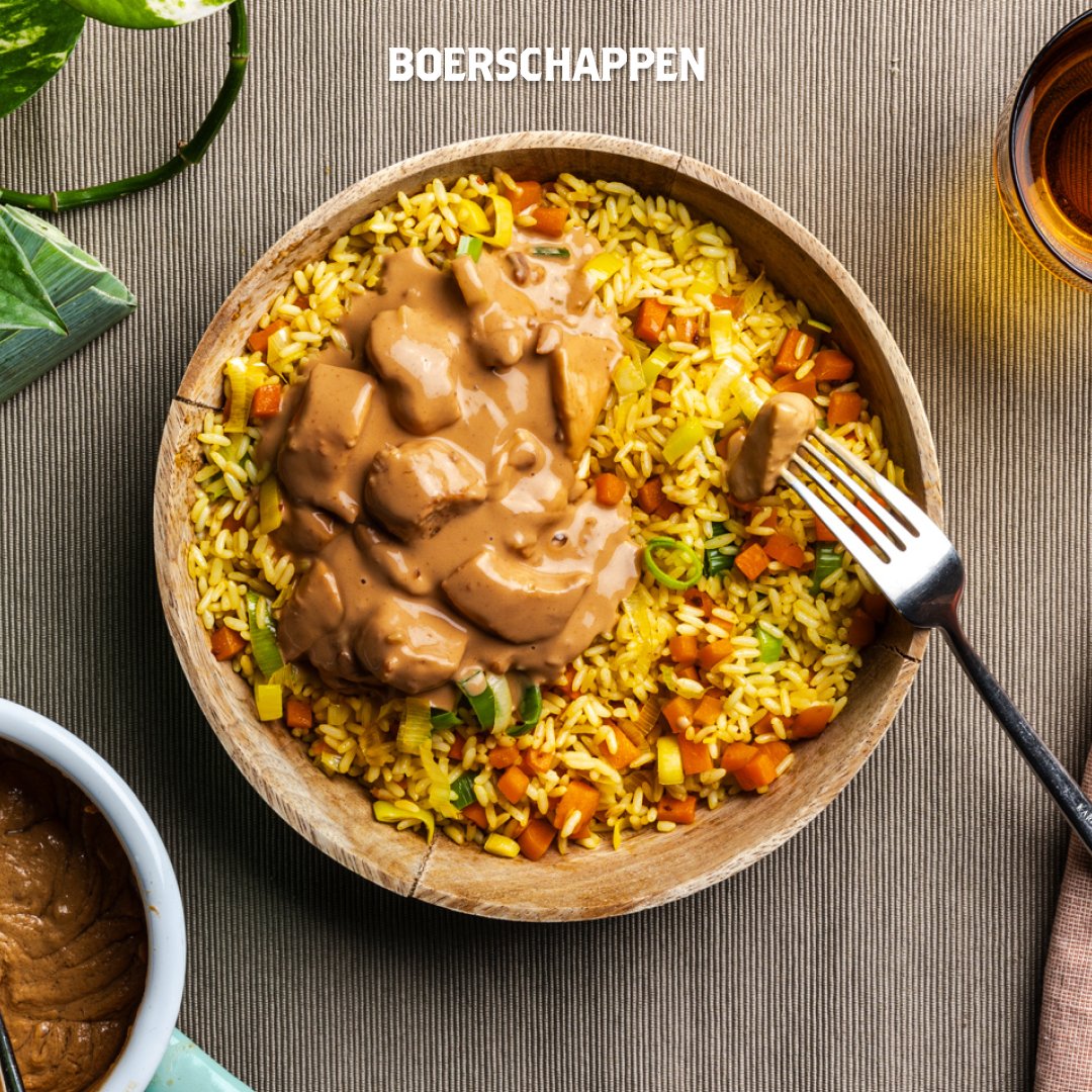 📣 Alle satésaus liefhebbers, opgelet! 🥜🍴⁠
⁠
Volgende week in alle gemaksboxen: Nasi met pindasaus! 🤤⁠
Na dit recept weet je hoe makkelijk (én lekker!) het is om zelf satésaus te maken. Geen potjes meer nodig 💪⁠
⁠
Je kan nu nog je box bestellen voor volgende week 🙏⁠