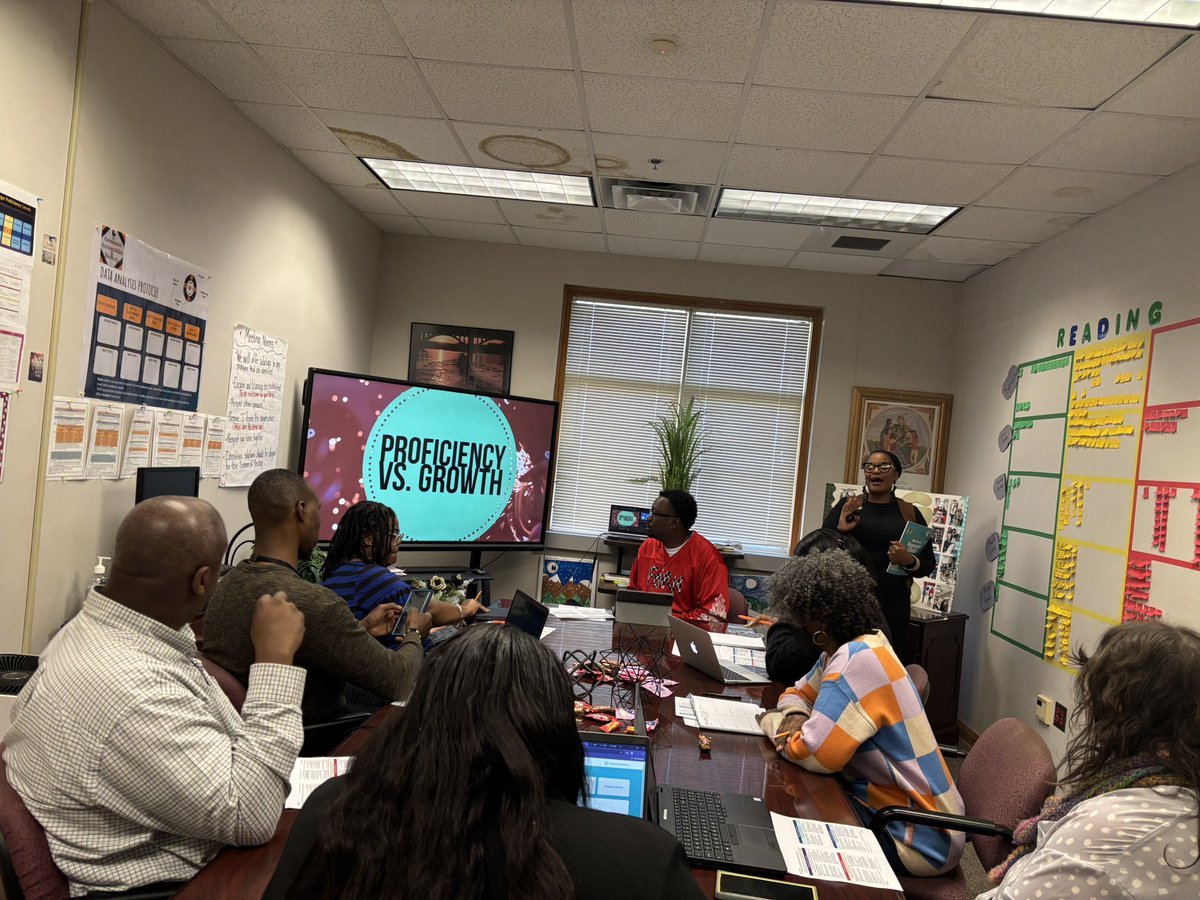 District iReady specialist,  Porsha Roberts, presenting quality growth vs proficiency information and data to our awesome fourth and fifth grade teachers! <a href="/Gwen4921/">Gwen</a> <a href="/DrMarkSullivan/">Mark Sullivan, Ed.D</a> <a href="/BhamCitySchools/">Birmingham City Schools🎓</a> <a href="/drmysavage/">mysavage</a>