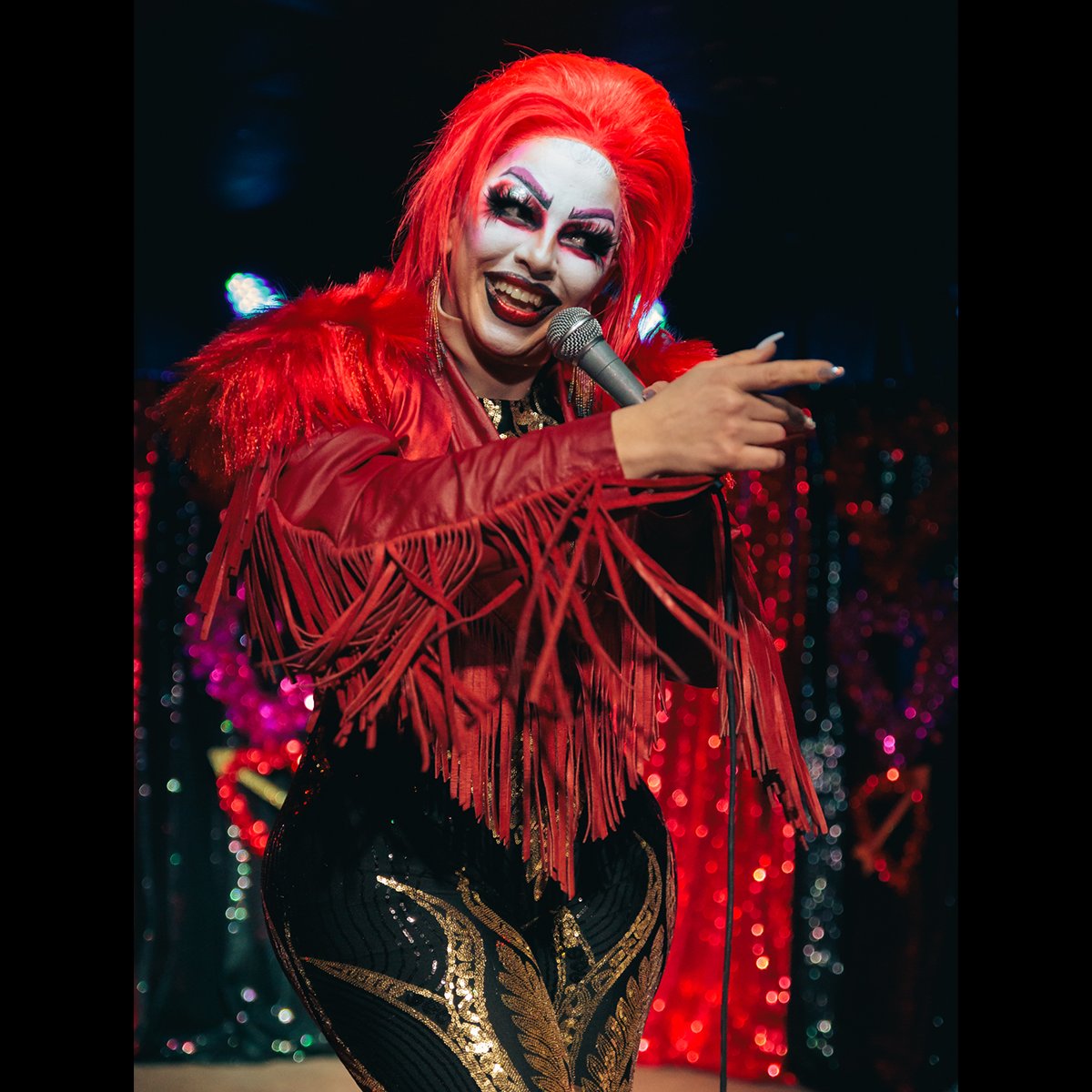 WigginsPro's tweet photo. 💋✨ Meet the fabulous Faux Rocious, your co-host for Diva's Trivia Night! Faux will keep you laughing, singing, and dancing all night long!

📅 Wed. Jan 15
📍 Lakehead Beer Co.
⏰ 8 PM
💸 FREE

📸 @tbayalive

#divastrivianight #tbaydrag #trivia #drag #thunderbay https://t.co/puBPSREOYi