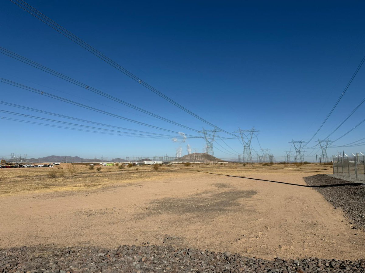InvestAtMakaan's tweet photo. This partnership marks a major leap forward as we embark on groundbreaking solar projects that will transform the energy landscape and pave the way for a sustainable, greener tomorrow. 🌍✨ https://t.co/koZAK1uZ86