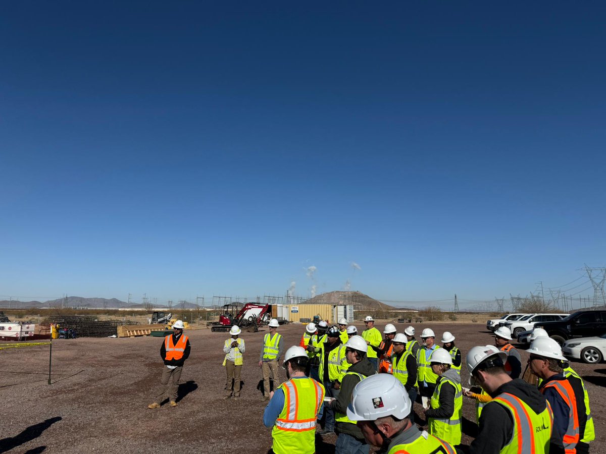 InvestAtMakaan's tweet photo. This partnership marks a major leap forward as we embark on groundbreaking solar projects that will transform the energy landscape and pave the way for a sustainable, greener tomorrow. 🌍✨ https://t.co/koZAK1uZ86