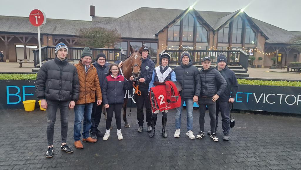 punchestownrace's tweet photo. Big celebrations as Forceonmyown wins the @IrishEBF_ Mares Flat Race for @gelliott_racing, Blue Riband Racing &amp; @HarrySwan15 https://t.co/ytpW4xhdwJ
