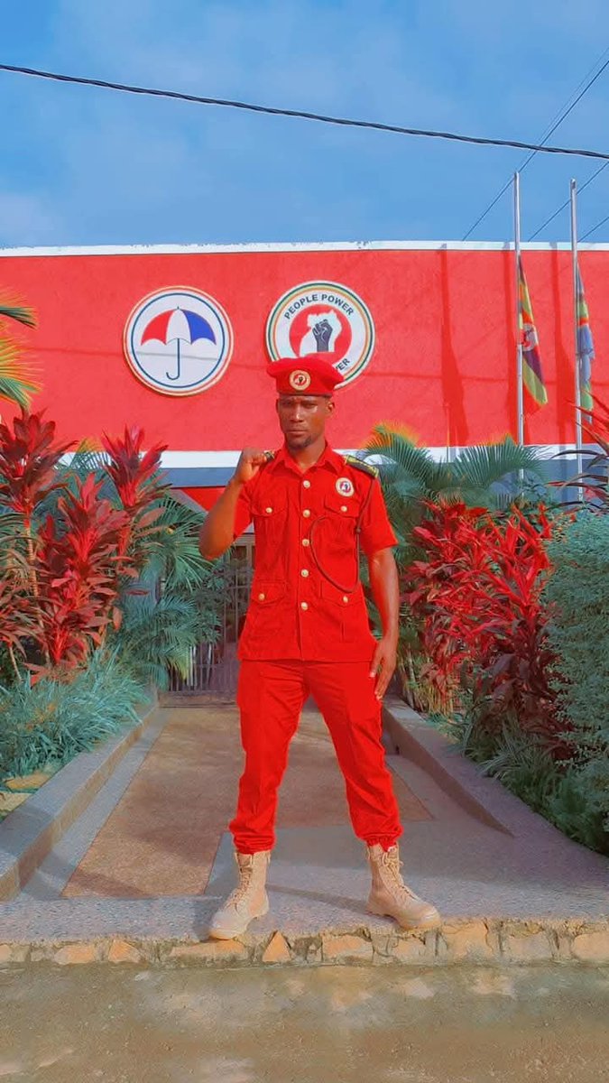 Crystalsarah29's tweet image. Banange #BobiYoung , #Machete and other political prisoners are rotting in prisons for no reasons. I don't want to see another Ssegirinya @JudiciaryUG @ug_lawsociety @KagutaMuseveni @UHRC_UGANDA @hrw release all political prisoners.  Supporting NUP isnot a crime.