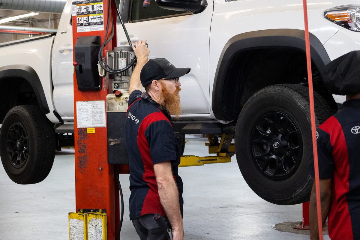 thomasvilletoyo's tweet photo. Keep Your Toyota Running Smoothly this Winter 🚗 At Thomasville Toyota, our certified technicians are dedicated to providing the best care for your vehicle. 

Visit our service department, and let us give your Toyota the attention it deserves to keep it running smoothly! ✨ https://t.co/rkf83htYJo