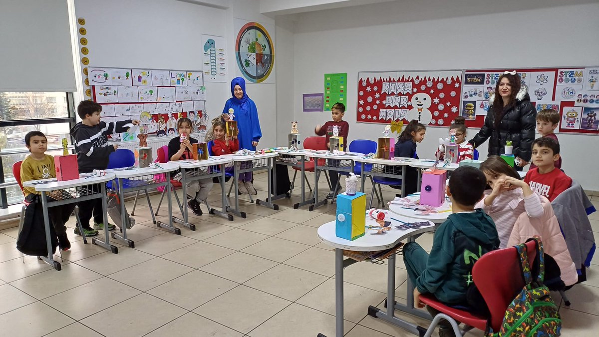 BKKutahyakampus's tweet image. #bahcesehirdebugün
Stem+Junior dersimizin, *Yeşil Dünyamız&quot; temasının fuarını velilerimizin katılımıyla gerçekleştirdik.  Öğrencilerimiz  el becerileri ile yaptıkları ürünleri sergiledi. #kutahyabk #stemJunior