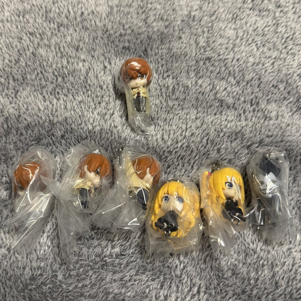 ork_25's tweet photo. デスノートDEATHNOTE つまんでつなげてマスコット ガチャガチャ 交換

譲 ) 
夜神月(ボールチェーン1,カニカン3)
弥 海砂(カニカン)
リューク(カニカン)

求 ) 
L (ボールチェーン優先、カニカン両種○) 
または定価＋送料でのお譲りも可能です。

郵送での交換になります。お気軽にお声掛けください。 https://t.co/mEtSXopNvD