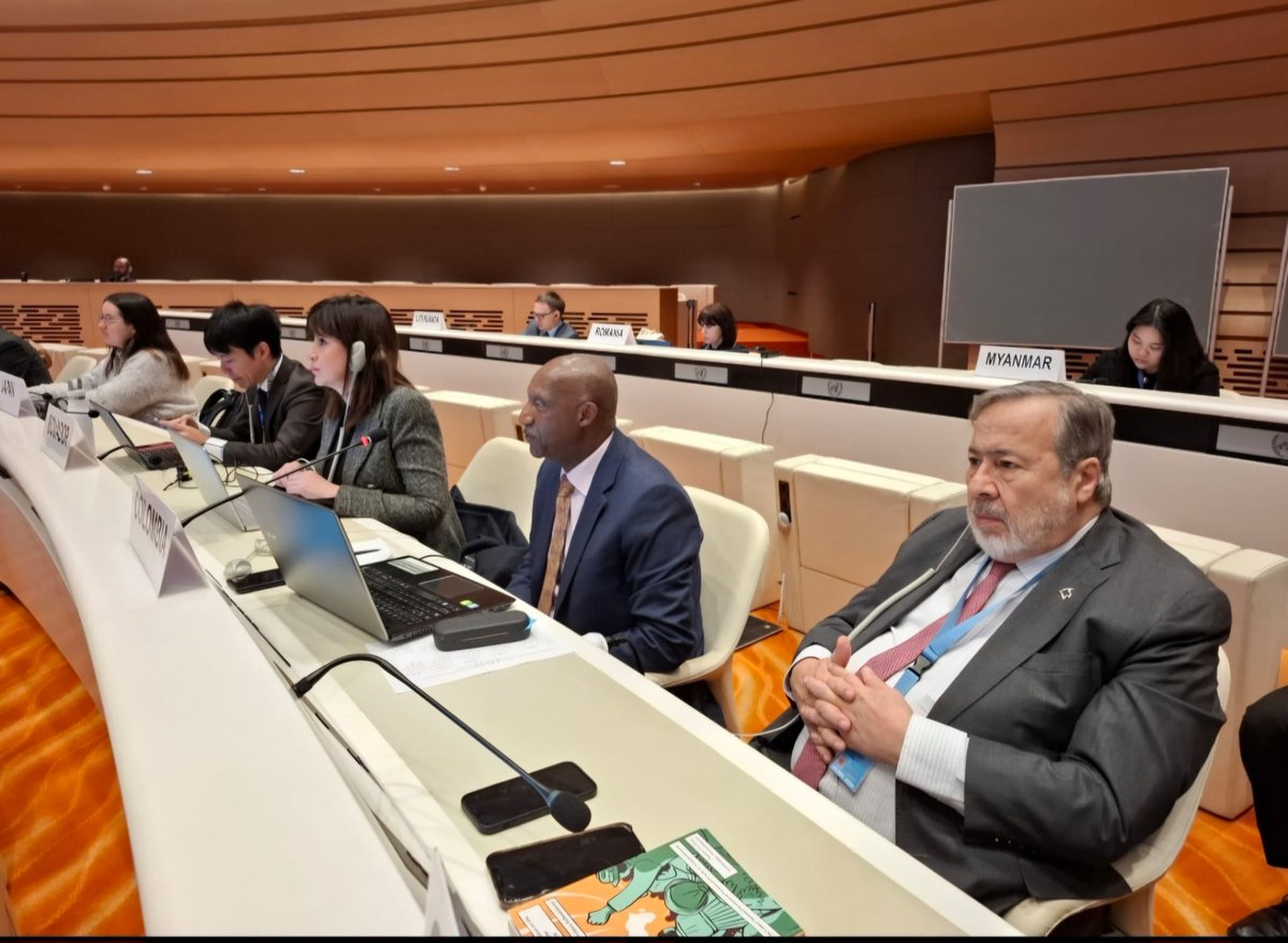 El Emb Gustavo Gallón acompañó a Pastor Murillo, Embajador Itinerante de los Pueblos 🇨🇴, durante el inicio de la 23 sesión del Grupo de trabajo sobre la implementación de la Declaración de Durban, en la cual se abordaron los preparativos del 25o aniversario de su adopción 🇺🇳