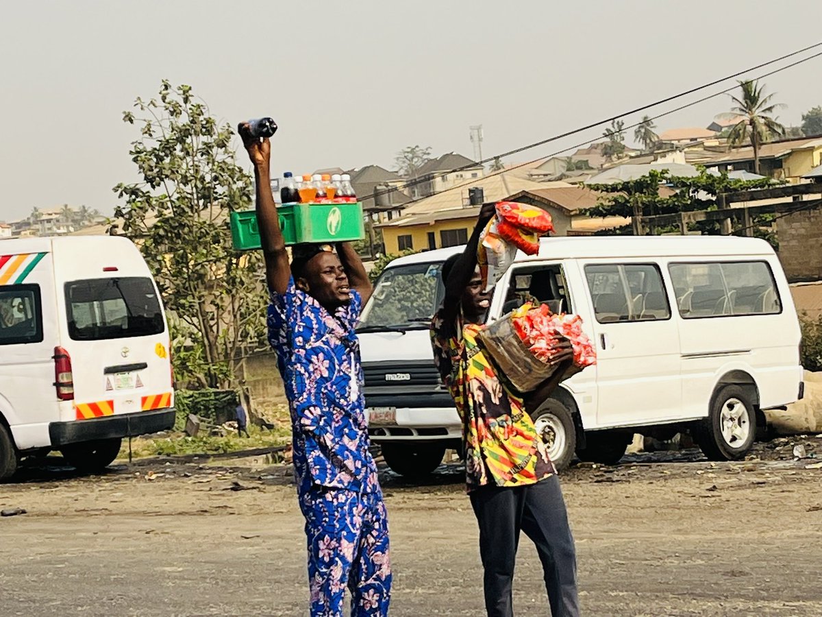 visitmas's tweet image. Visitmas family, Give me a date , let’s drop this masterpiece 

A DAY AS A HAWKER IN IBADAN 

#visitmas #hawker
