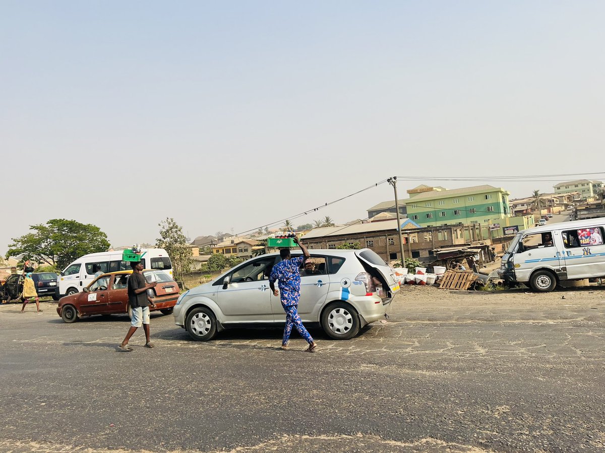 visitmas's tweet image. Visitmas family, Give me a date , let’s drop this masterpiece 

A DAY AS A HAWKER IN IBADAN 

#visitmas #hawker