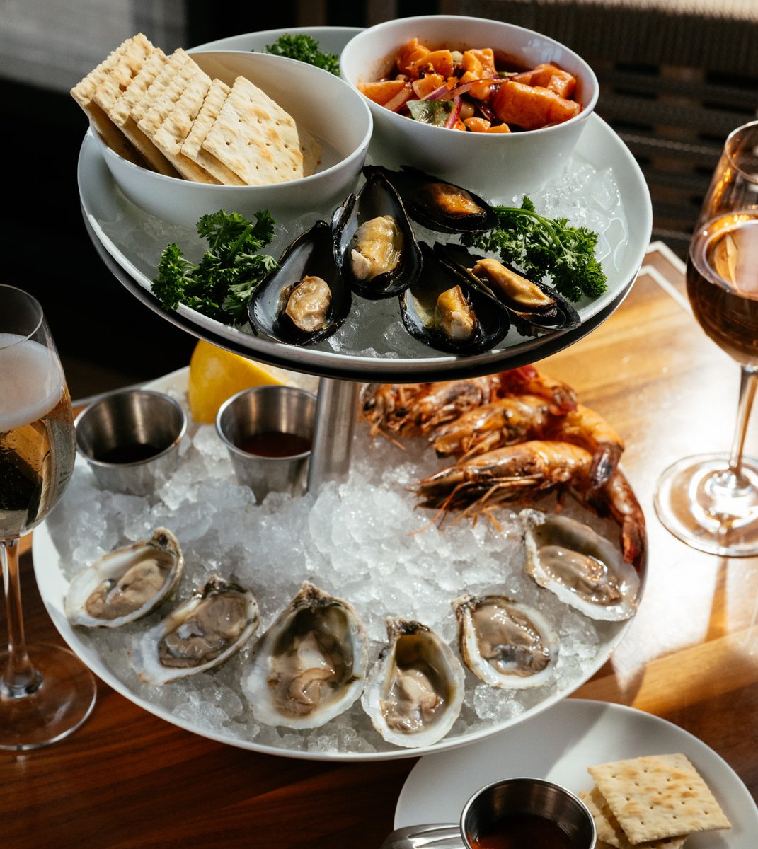 A feast for the senses. 

Oysters from coast to coast, Louisiana shrimp and everything in between—each bite is a delight. The only question is: where will you begin? Book your @cheminalamer reservations at the #linkinbio.