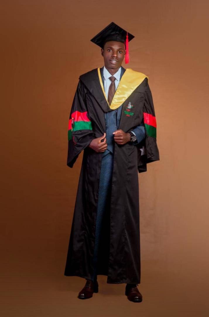 JustusPerez4's tweet image. Congratulations to ⁦@MusdaaY⁩ 2025 graduates 🎓 this is the goal of #PCM ⁦@Makerere⁩ We build for the future