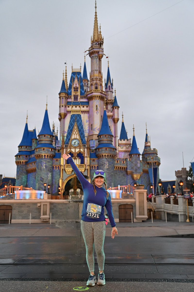 NancyMiklos's tweet photo. 13.1 Magical Miles💫
#waltdisneyworldhalfmarathon https://t.co/D3oxEXTbB6