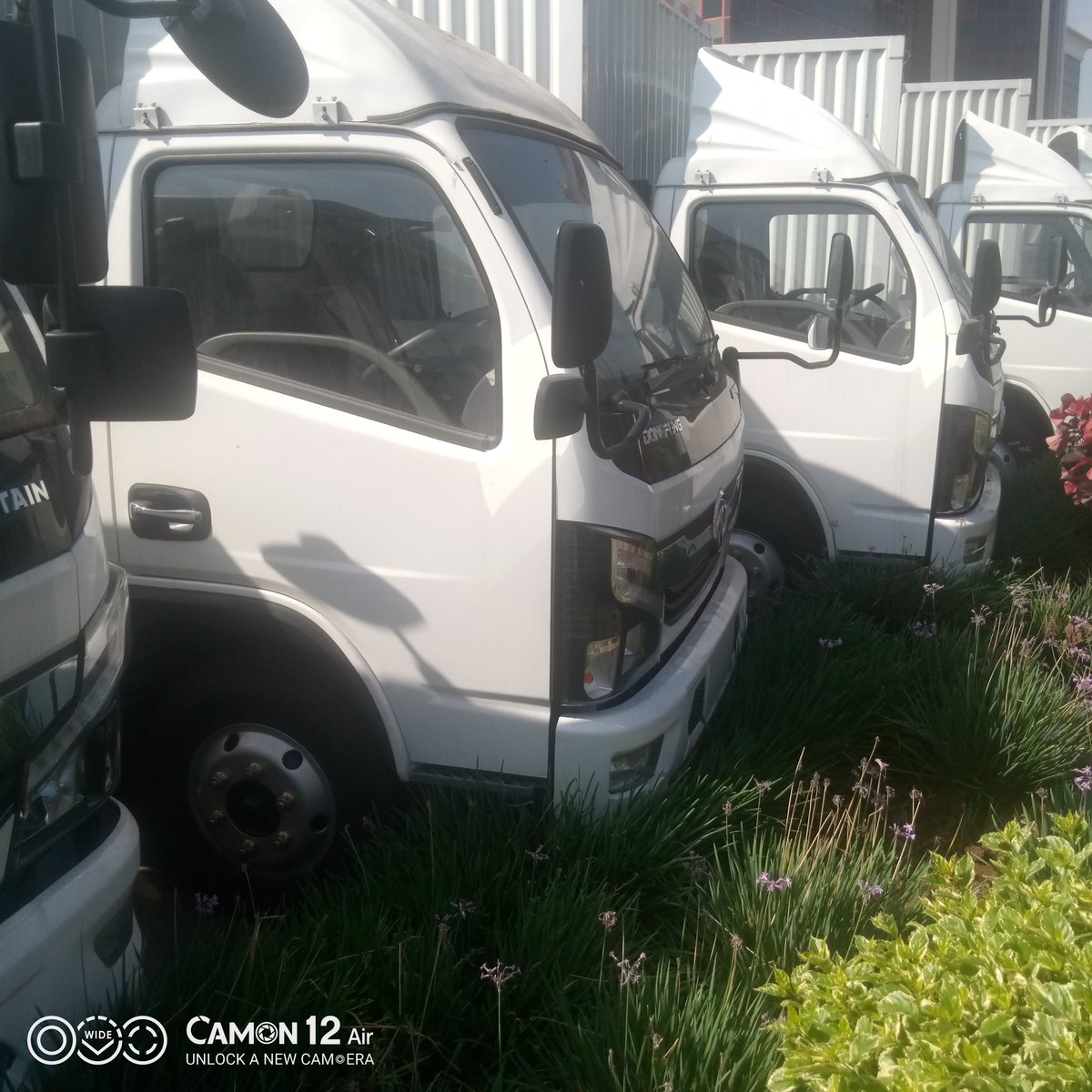 Jeffyjuma's tweet photo. @Caradvicekenya New 4 Tonne Dong Feng Cargo Trucks available at Kes. 3.9m (with body) and Kes. 3.5m (cabin and chasis) negotiable. Bank finance UpTo 90% available. 
2771cc ISUZU engine, 6 gears and R16 tyres. Call 0780618718 or
DM for inquiries. https://t.co/UmDQJlyaz8