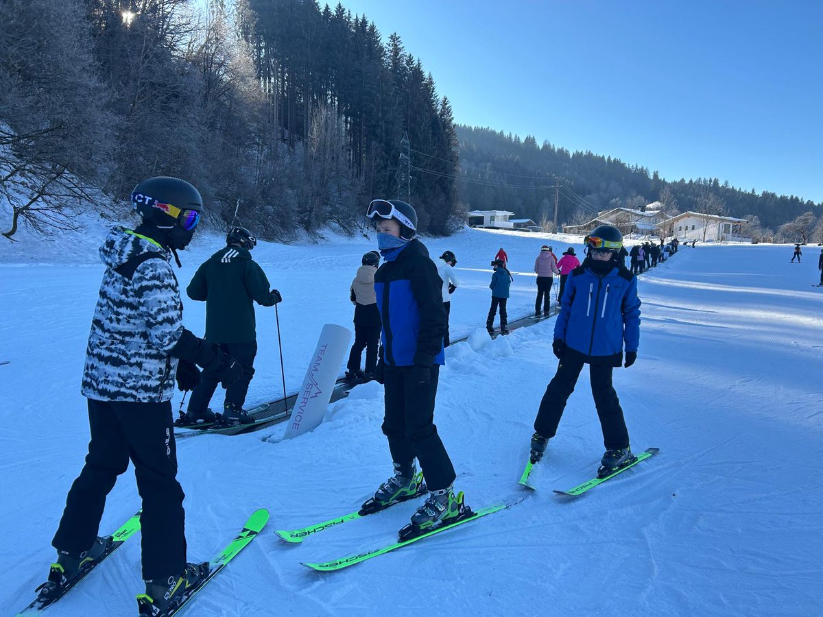 Everyone was working so hard on controlling and turning today meaning everyone will be up the mountain tomorrow 🏔️🚠