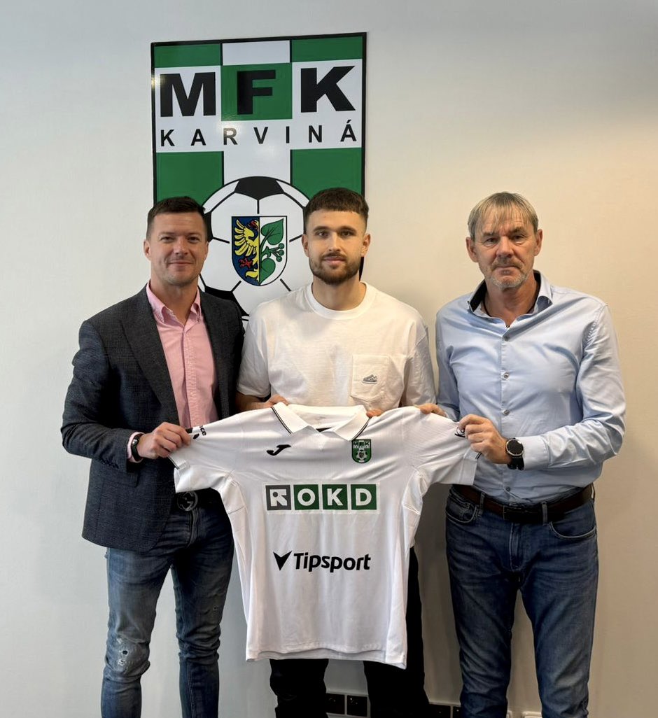 SportSaco's tweet photo. ✍🏻 PRODLOUŽENÍ SMLOUVY | Největší brankářský objev ligy prodloužil smlouvu s Karvinou do roku 2028. 

𝗦𝘁𝗿𝗼𝗻𝗴𝗲𝗿 𝗧𝗼𝗴𝗲𝘁𝗵𝗲𝗿 🤝🏻📝 https://t.co/h0vAYgq6LG