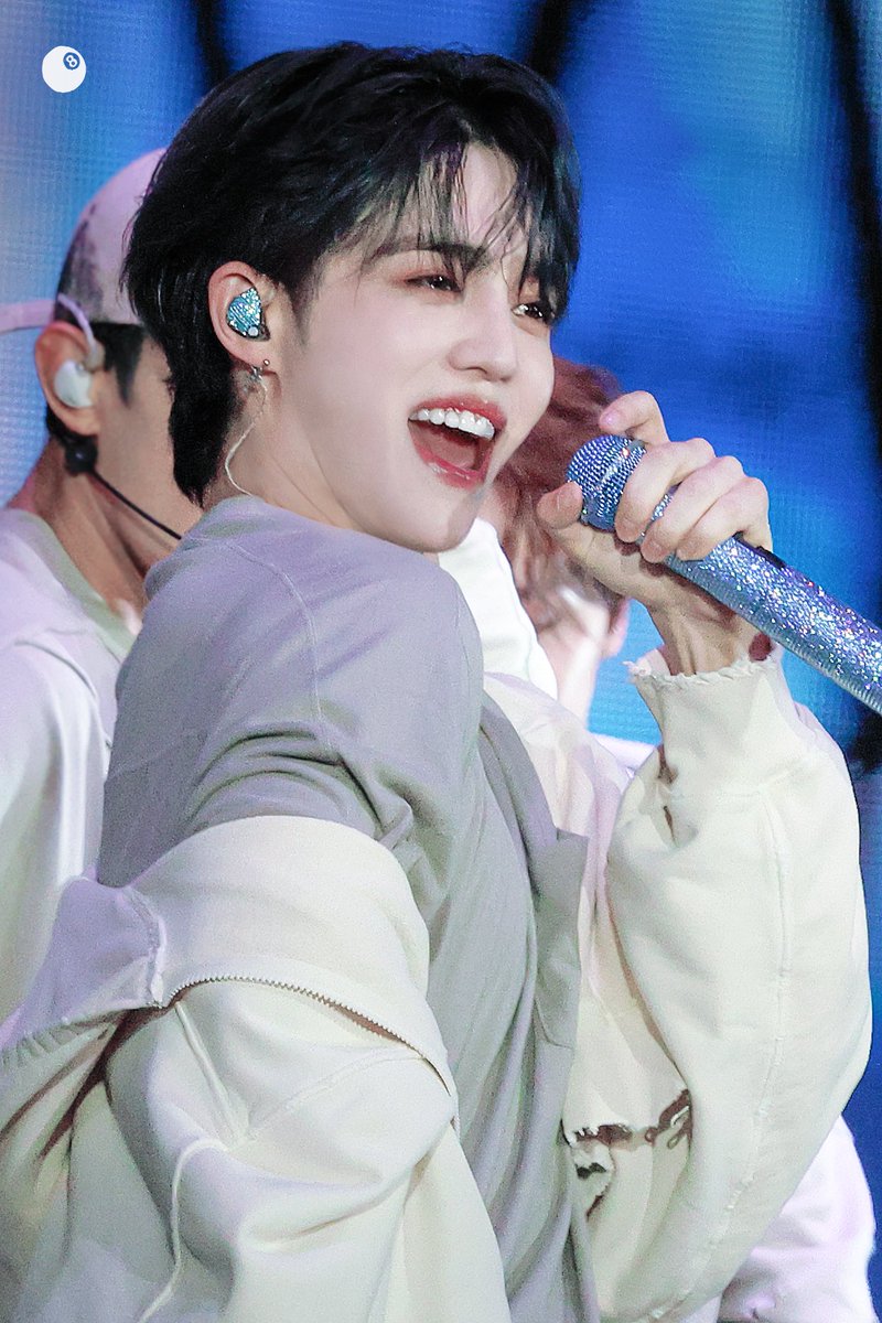 courunx's tweet photo. 241013 SEVENTEEN RIGHT HERE IN GOYANG

사돈명 출 때 제일 강아디

#SEVENTEEN #SCOUPS 
#승철 #에스쿱스 #エスクプス https://t.co/clutBOotTU