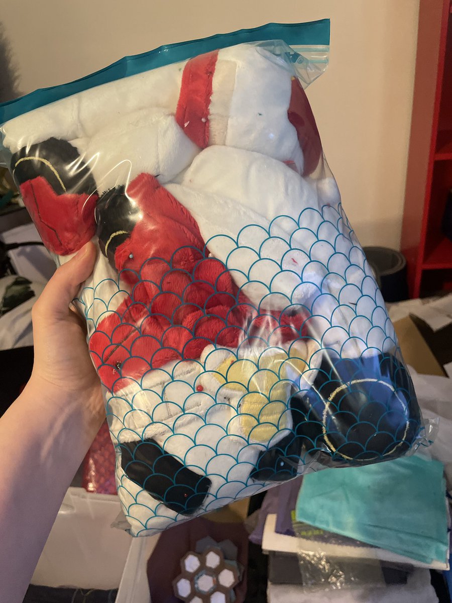 Felrott's tweet photo. @tiny_blue_deer SAME I knew I had a couple of Bobs half made but like, I have bags of half done shit here inc a sack of ratchets?? https://t.co/hu6z2Z3Dak