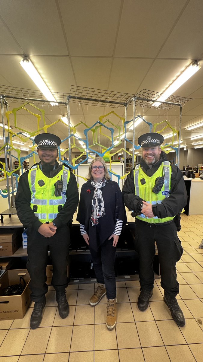 Edinburgh Remakery (@edinremakery) on Twitter photo Last week, two officers had a great chat with our CEO, Elaine, about making NewKirkgate a safe space for all. They listened to our concerns & loved our work! Just like us, they've got old tech gathering dust and can’t wait to donate it to our Tech Donation Box! 💚
<a href="/PoliceScotland/">Police Scotland</a> Last week, two officers had a great chat with our CEO, Elaine, about making NewKirkgate a safe space for all. They listened to our concerns & loved our work! Just like us, they've got old tech gathering dust and can’t wait to donate it to our Tech Donation Box! 💚
<a href="/PoliceScotland/">Police Scotland</a>