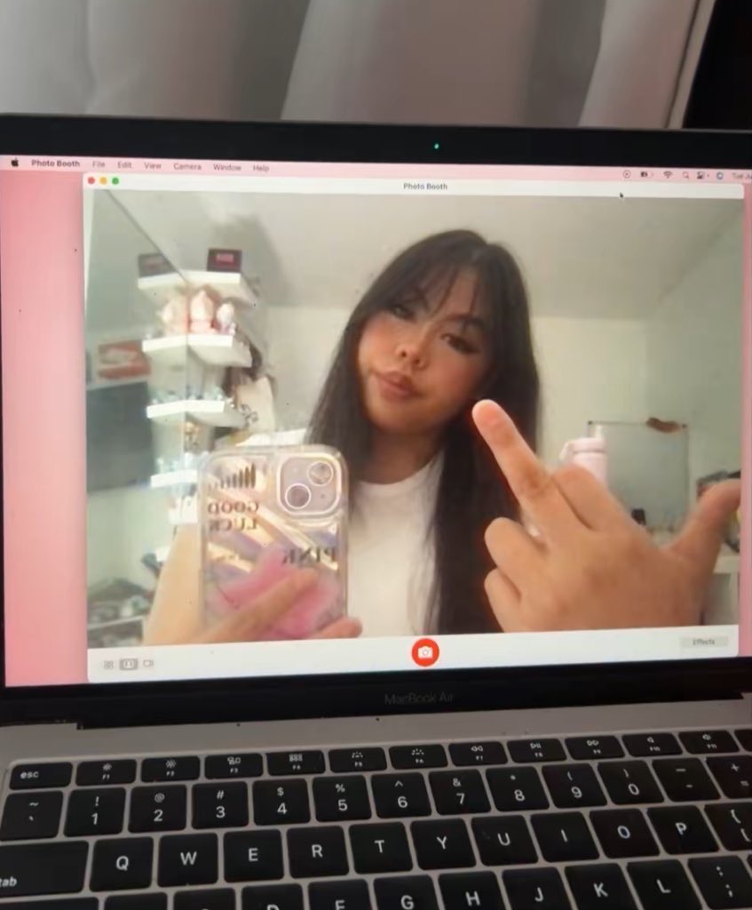 goddessMsakura's tweet photo. Give me all your loser money https://t.co/I3GVedGg1N