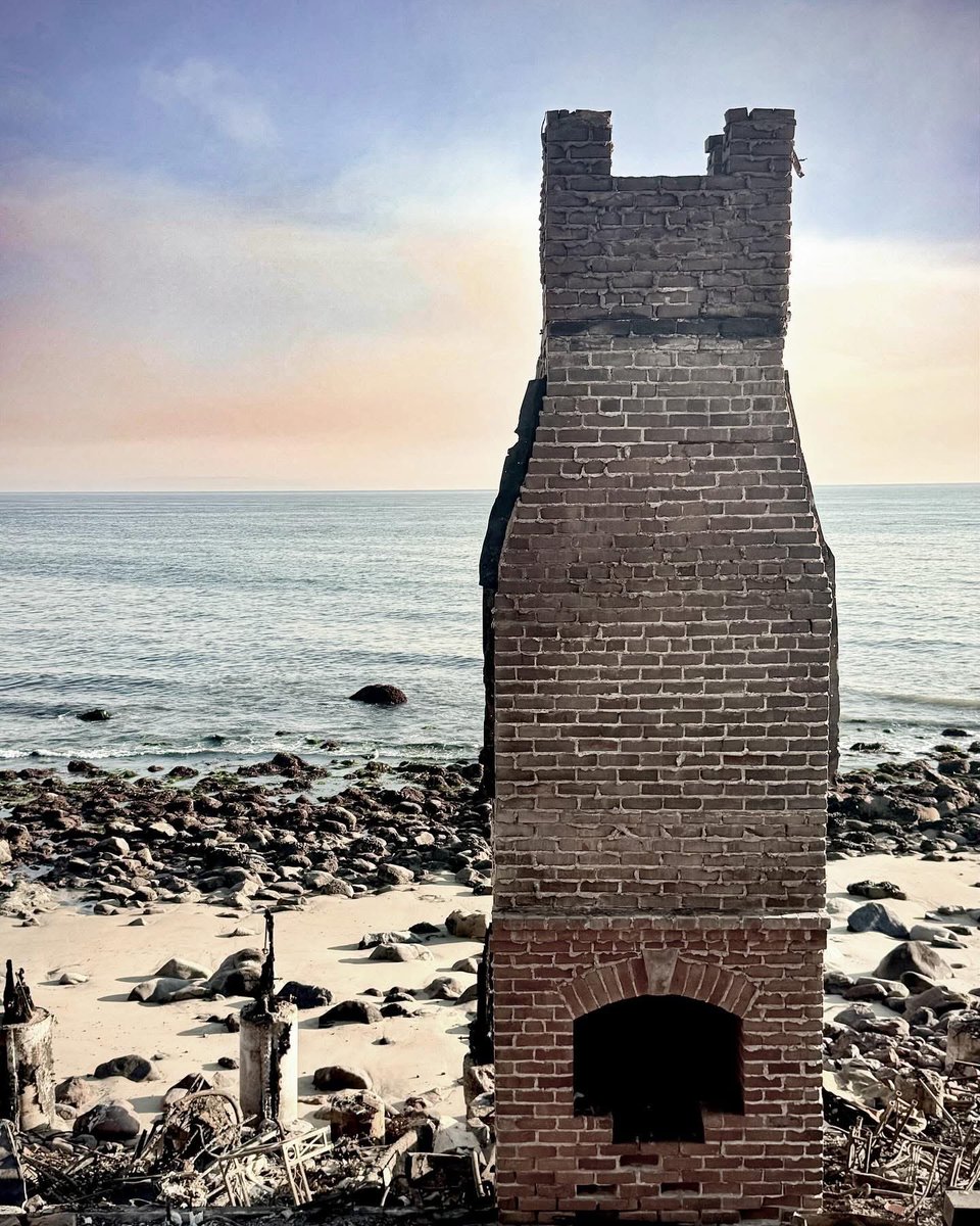 ⚠️🔥1/13 A.M. Major Incident Update⚠️🔥

#EatonFire 🔥
14,117 acres
33% contained

#PalisadesFire 🔥
23,713 acres
14% contained

#HurstFire 🔥
799 acres
95% contained

For emergency &amp; evacuation information, please visit:

🔗lacounty.gov/emergency