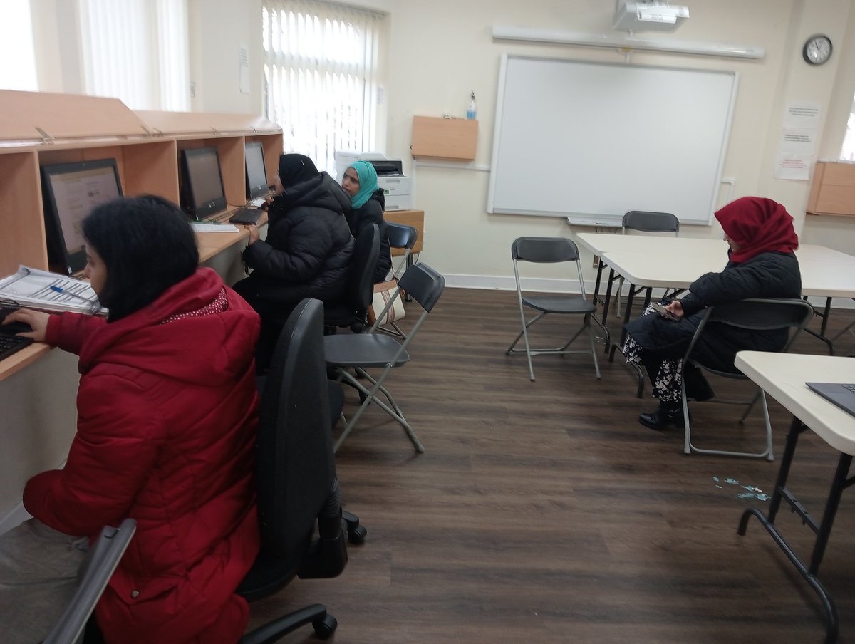 A very busy morning @Saharainpreston after Christmas break in the weekly job club.People got help and support in regards with online jobs application and CV creating.A big thank you to all our partners @JCP @pcc @LCC <a href="/InspiraPamG/">Pam Gell</a> @MathewBrownLab