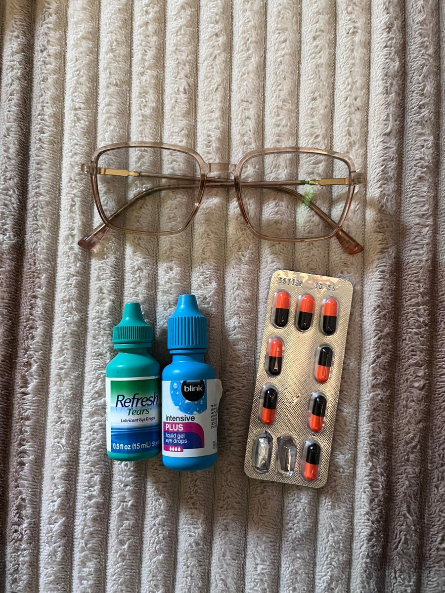 rawanabudaya's tweet photo. 🚨Since last night, my sister Yomna has been very sick and was taken to the hospital. She is suffering from a severe headache and cannot focus on anything because she hasn’t changed her glasses yet. Please help us so we can get her glasses changed. We have already bought the medicine prescribed by the doctor, and its price is very high.💔🍉

https://t.co/YNd98Er7qC